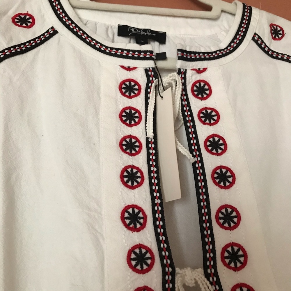 NWT ANTHRO/ RD & KOKO FROMY TIE WHITE EMBROIDERED TOP - Picture 7 of 10